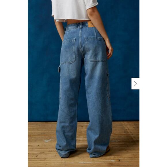 Urban Outfitters BDG Julian Wide Leg Cargo Jeans Large Pocket Slouchy Utility 27 - Picture 2 of 7